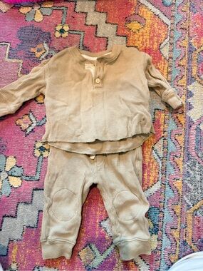 Baby Gap Neutral Waffle Knit Two-Piece Baby Set - Beige